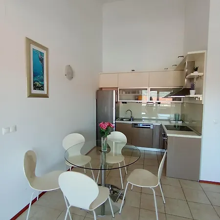 Diana Apartment *
