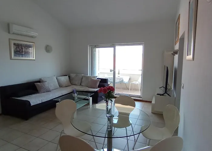 Diana * Rogoznica (Sibenik-Knin)